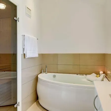 Helledievej 89 Beautiful For 8 People לוקן